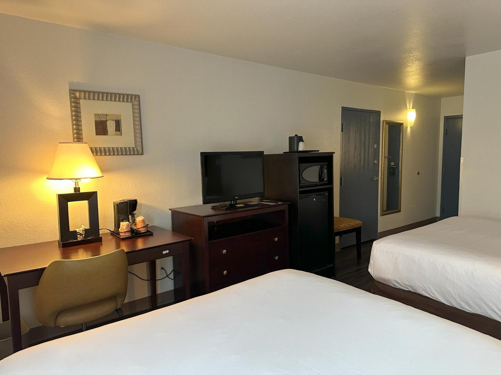 Quality Inn & Suites Эверетт Экстерьер фото