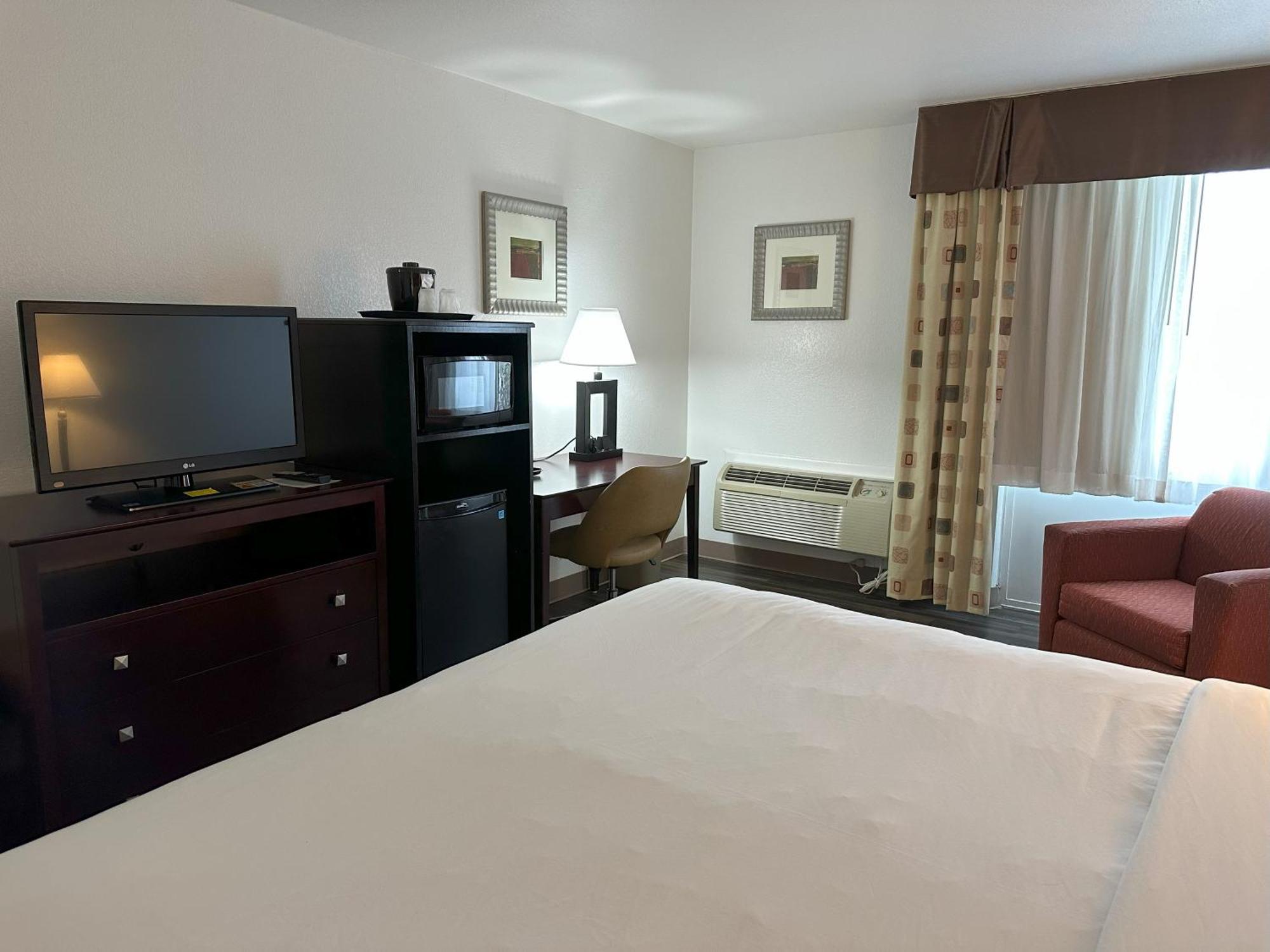 Quality Inn & Suites Эверетт Экстерьер фото