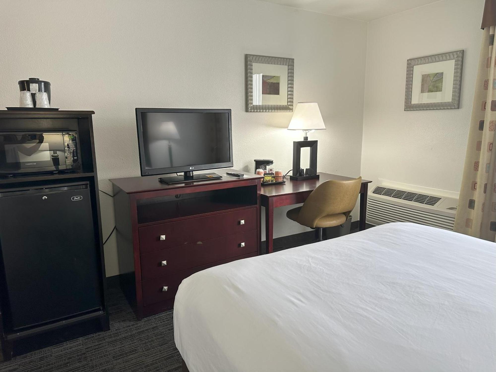 Quality Inn & Suites Эверетт Экстерьер фото