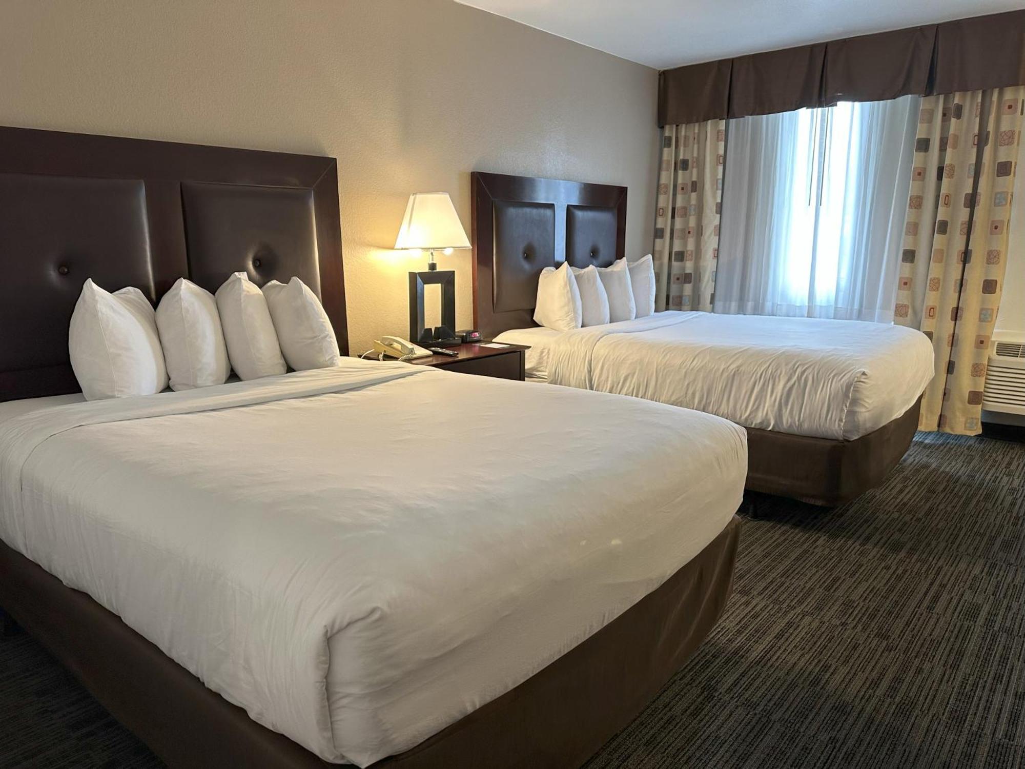 Quality Inn & Suites Эверетт Экстерьер фото