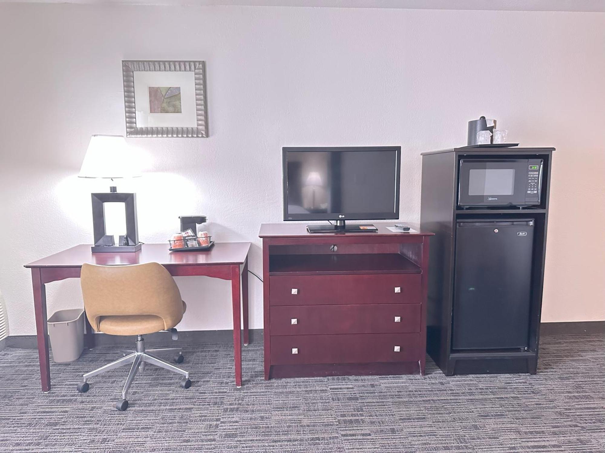 Quality Inn & Suites Эверетт Экстерьер фото