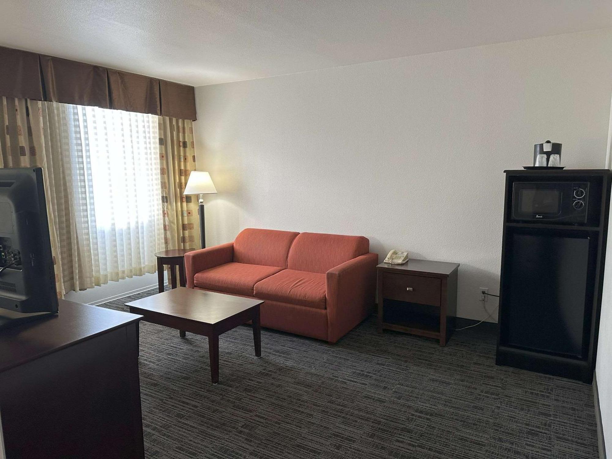 Quality Inn & Suites Эверетт Экстерьер фото