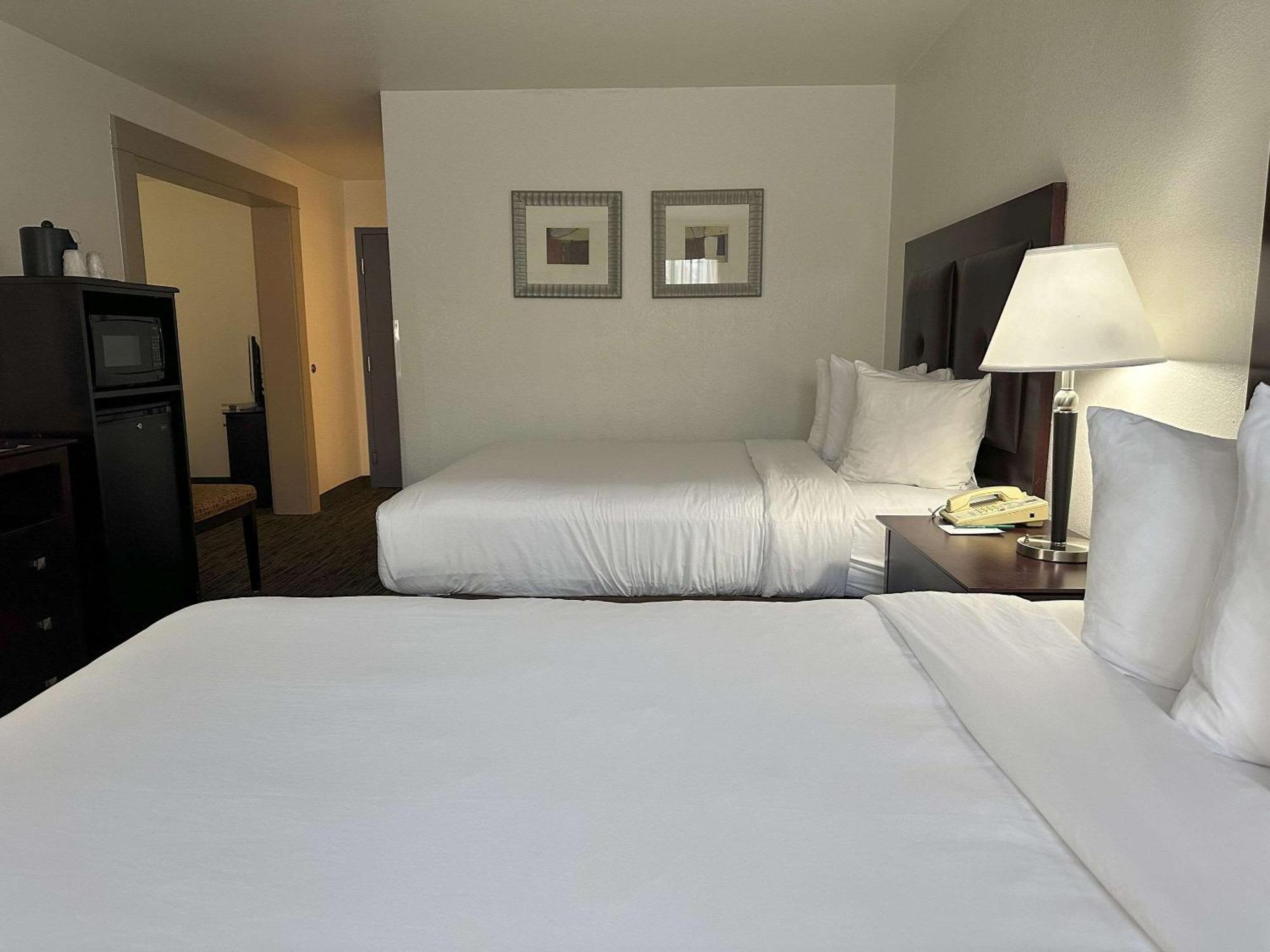Quality Inn & Suites Эверетт Экстерьер фото